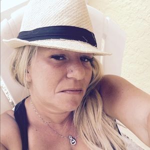 Meet your Posher, Tonia